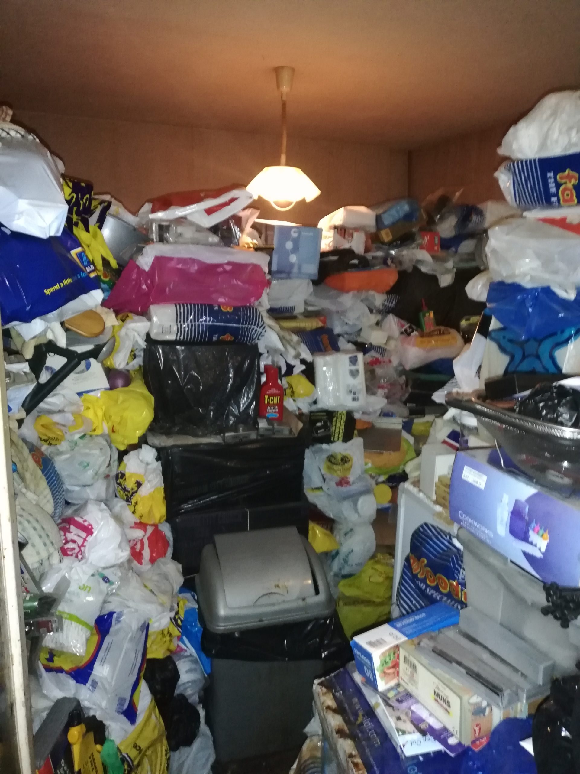 Featured image for “Hoarding Disorder Symptoms”